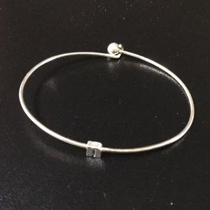 “n” bangle